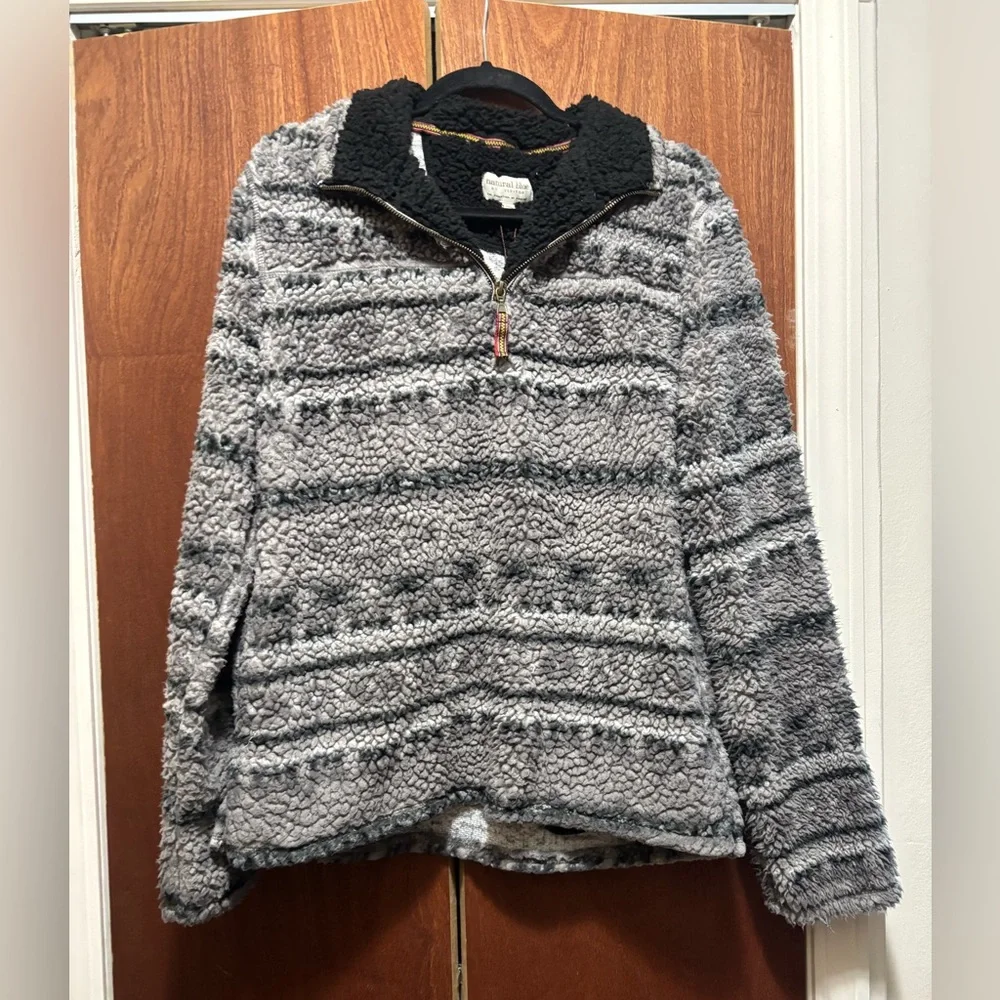 Women's natural blue by Visitor Sherpa Pullover